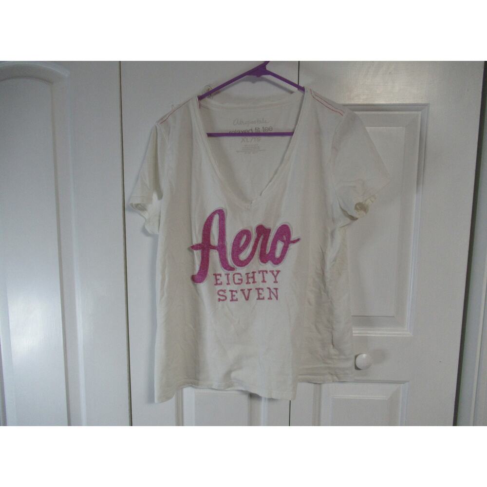 Aeropostale Relaxed fit tee white v-neck